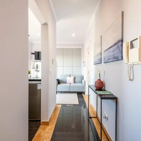 Guestready - Small Single Private Rooftop & Spa Apartment