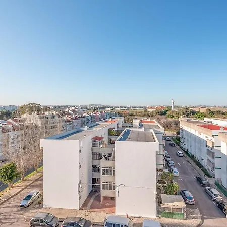 Guestready - Small Single Private Rooftop & Spa Lisbon